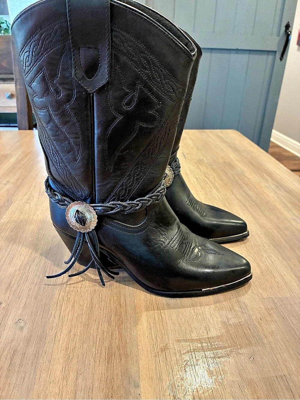 Oak tree farms sz 7 Women's Black Western leather cowboy boots